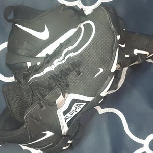 Boys Nike Alpha Menace 3 Shark Mid Football Cleats size 7